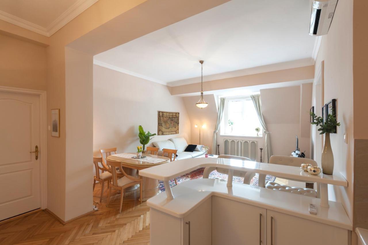 Opera & Basilica 2 Bedrooms With Balcony Budapest Luaran gambar